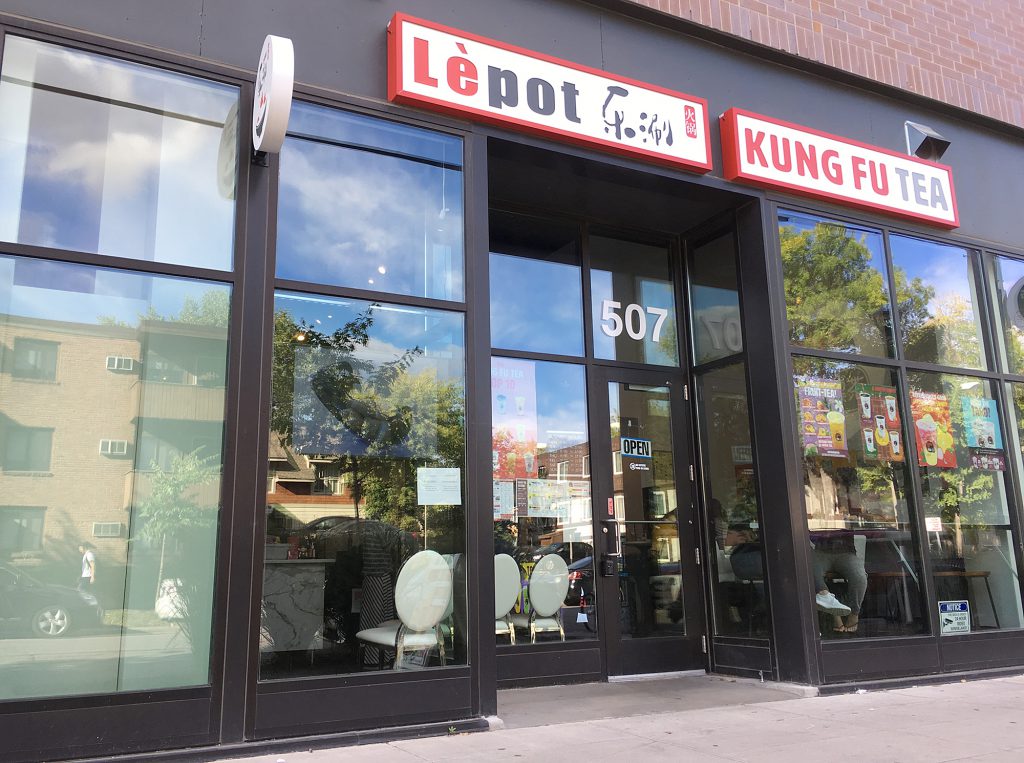 Le Pot Chinese Hotpot, located in Dinkytown at the University of Minnesota in Minneapolis, brings Chinese hot pot culture to university students.